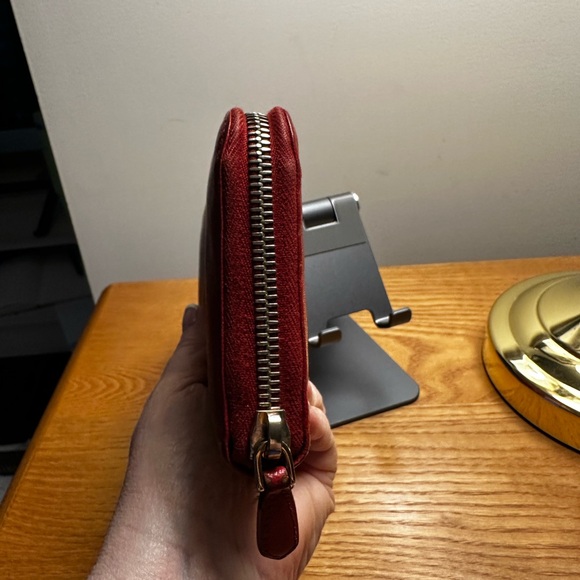 Prada Red Leather Zip Wallet W/COA. EUC. - Picture 4 of 12